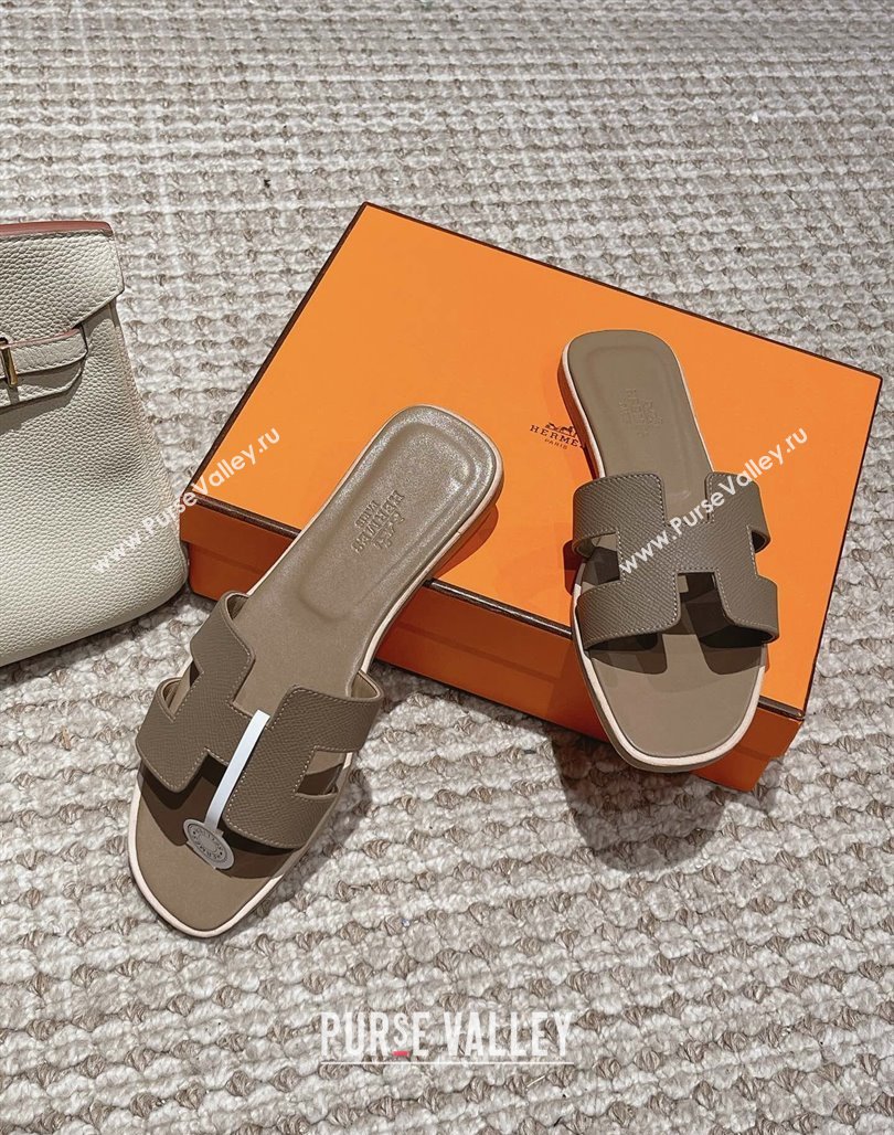 Hermes Classic Oran Flat Slide Sandals in Palm Grained Leather Grey 07 2024 0123 (MD-240123045)