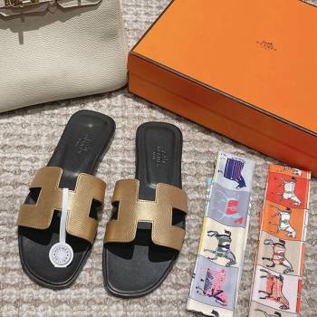 Hermes Classic Oran Flat Slide Sandals in Palm Grained Leather Gold/Black 2024 0123 (MD-240123055)