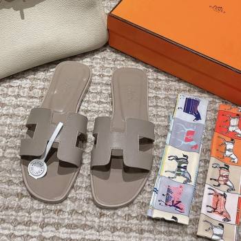 Hermes Classic Oran Flat Slide Sandals in Palm Grained Leather Grey 26 2024 0123 (MD-240123066)