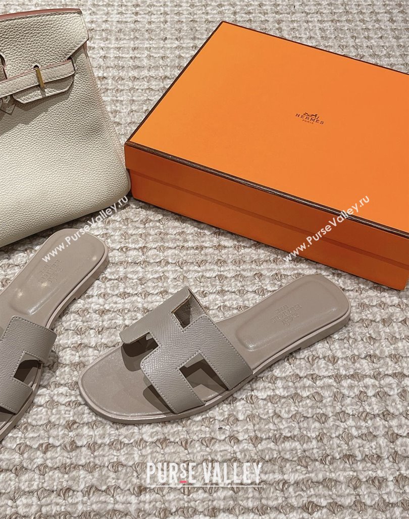 Hermes Classic Oran Flat Slide Sandals in Palm Grained Leather Grey 26 2024 0123 (MD-240123066)