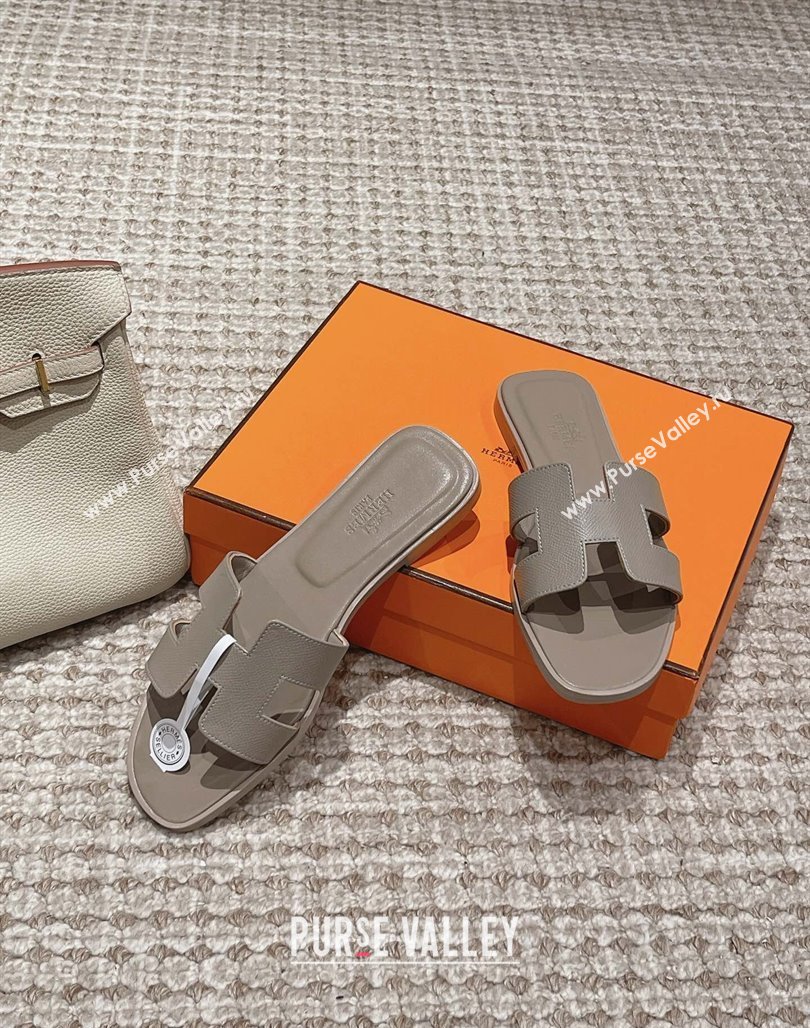 Hermes Classic Oran Flat Slide Sandals in Palm Grained Leather Grey 26 2024 0123 (MD-240123066)