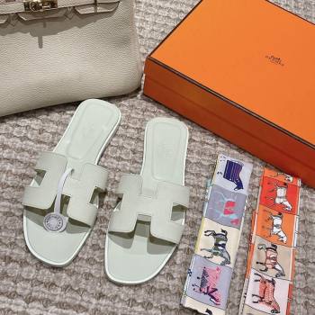 Hermes Classic Oran Flat Slide Sandals in Palm Grained Leather Glacier 2024 0123 (MD-240123067)