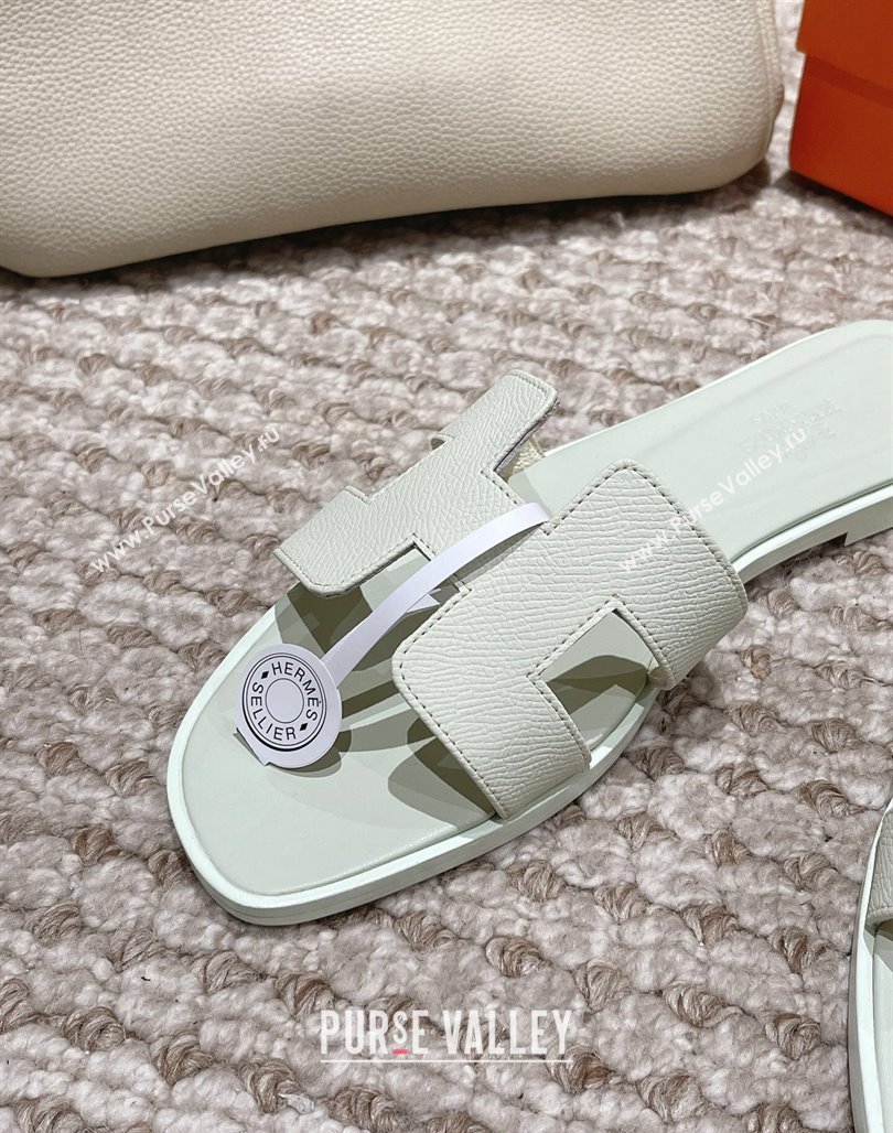 Hermes Classic Oran Flat Slide Sandals in Palm Grained Leather Glacier 2024 0123 (MD-240123067)