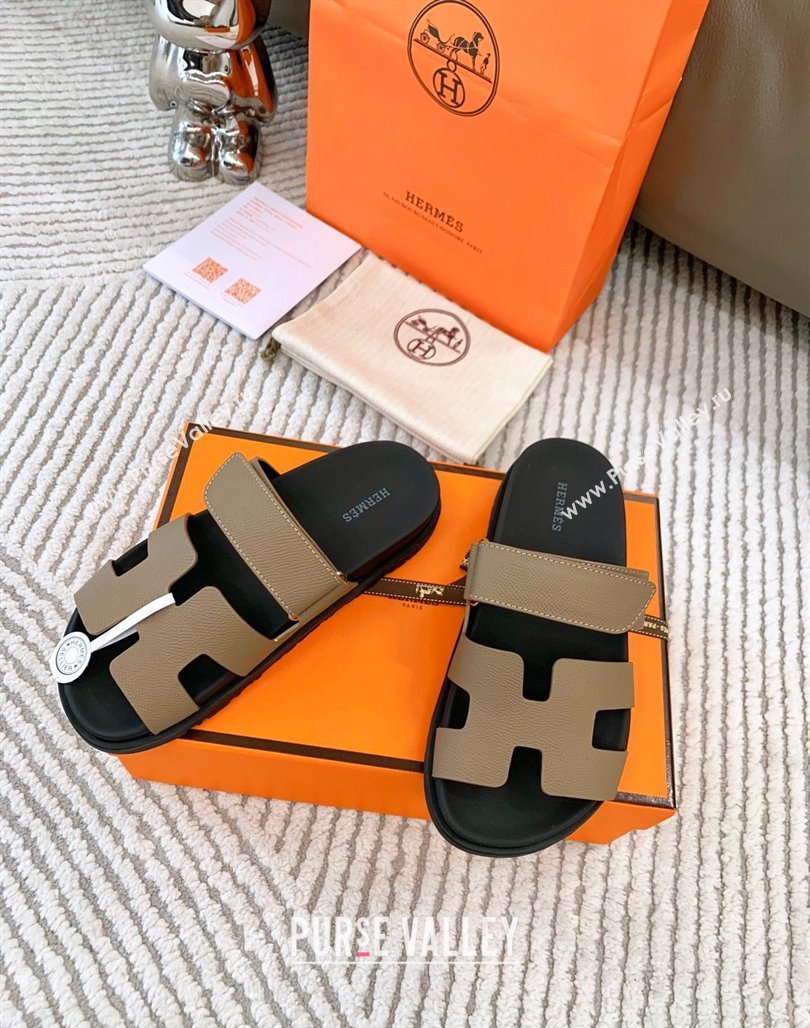 Hermes Chypre Flat Sandals in Grained Calfskin Khaki 2024 0123 (MD-240123103)