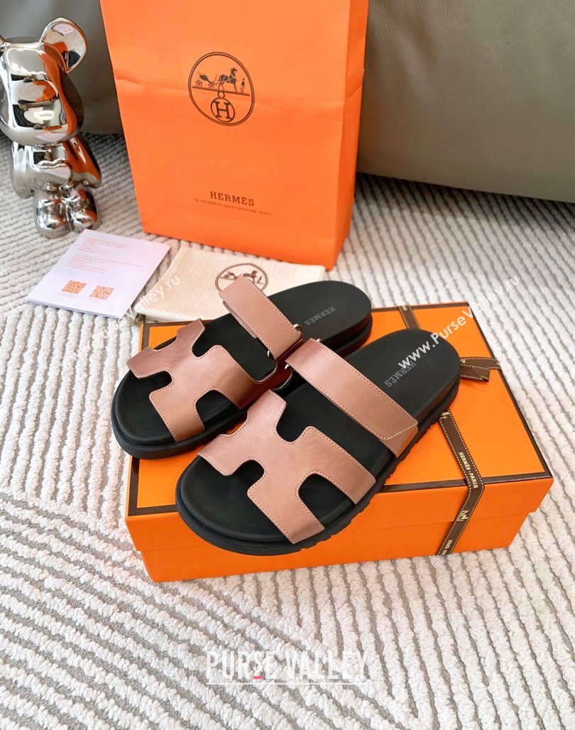 Hermes Chypre Flat Sandals in Satin Fabric Powder Pink 2024 0123 (MD-240123110)