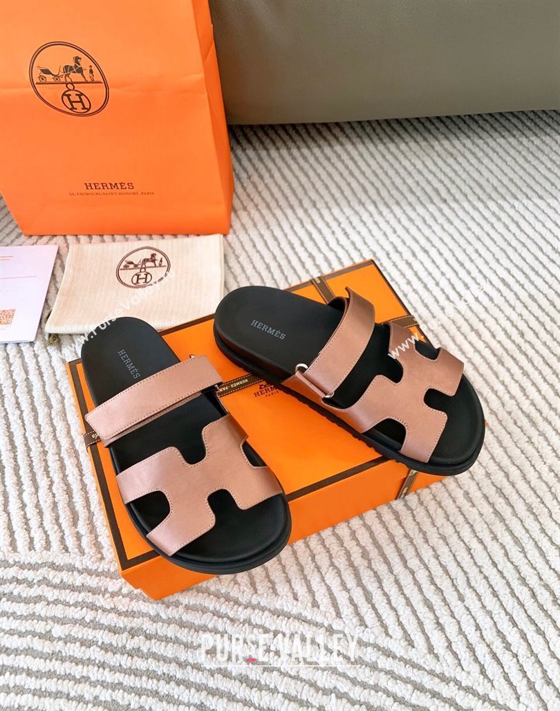 Hermes Chypre Flat Sandals in Satin Fabric Powder Pink 2024 0123 (MD-240123110)