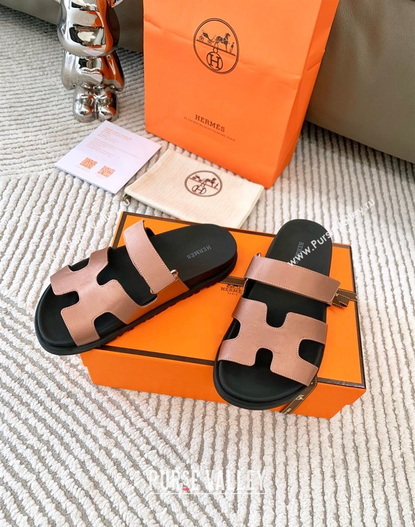 Hermes Chypre Flat Sandals in Satin Fabric Powder Pink 2024 0123 (MD-240123110)