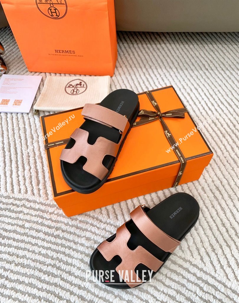 Hermes Chypre Flat Sandals in Satin Fabric Powder Pink 2024 0123 (MD-240123110)