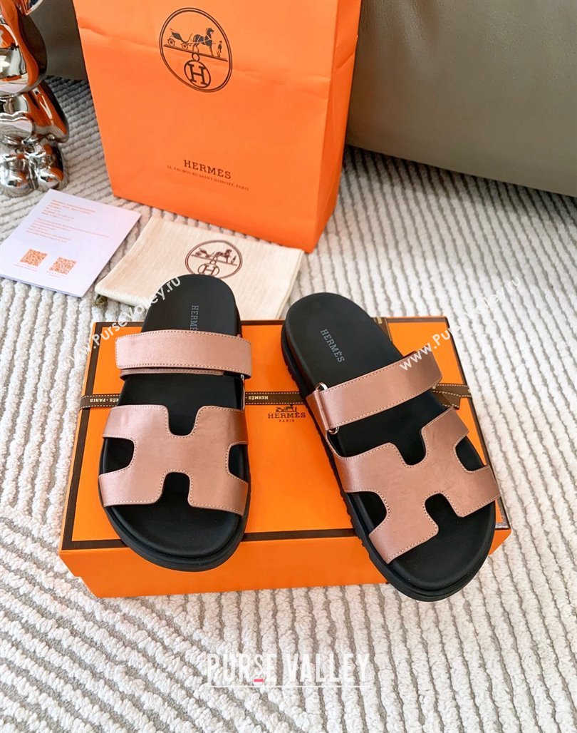 Hermes Chypre Flat Sandals in Satin Fabric Powder Pink 2024 0123 (MD-240123110)