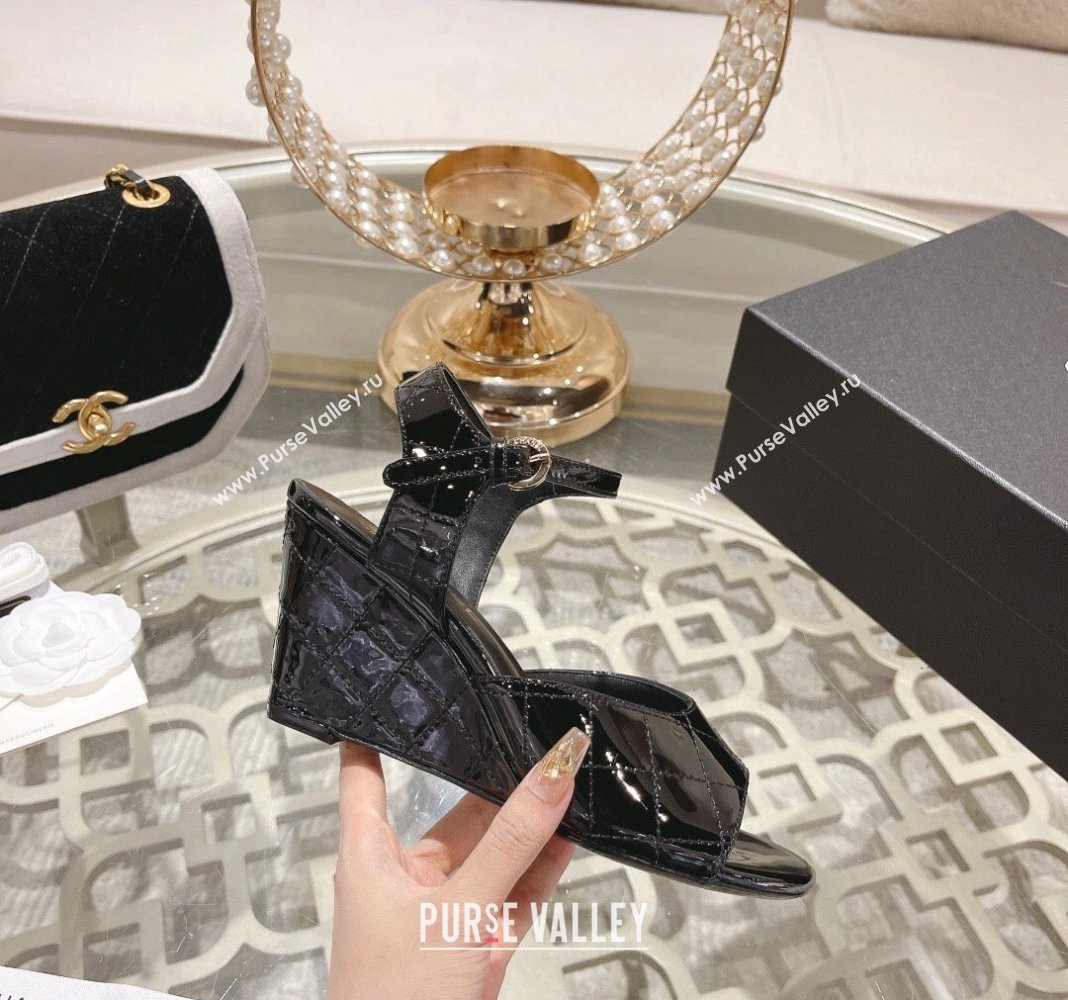 Chanel Quilted Patent Calfskin Wedge Sandals 7.5cm Black 2024 0126 (MD-240126152)