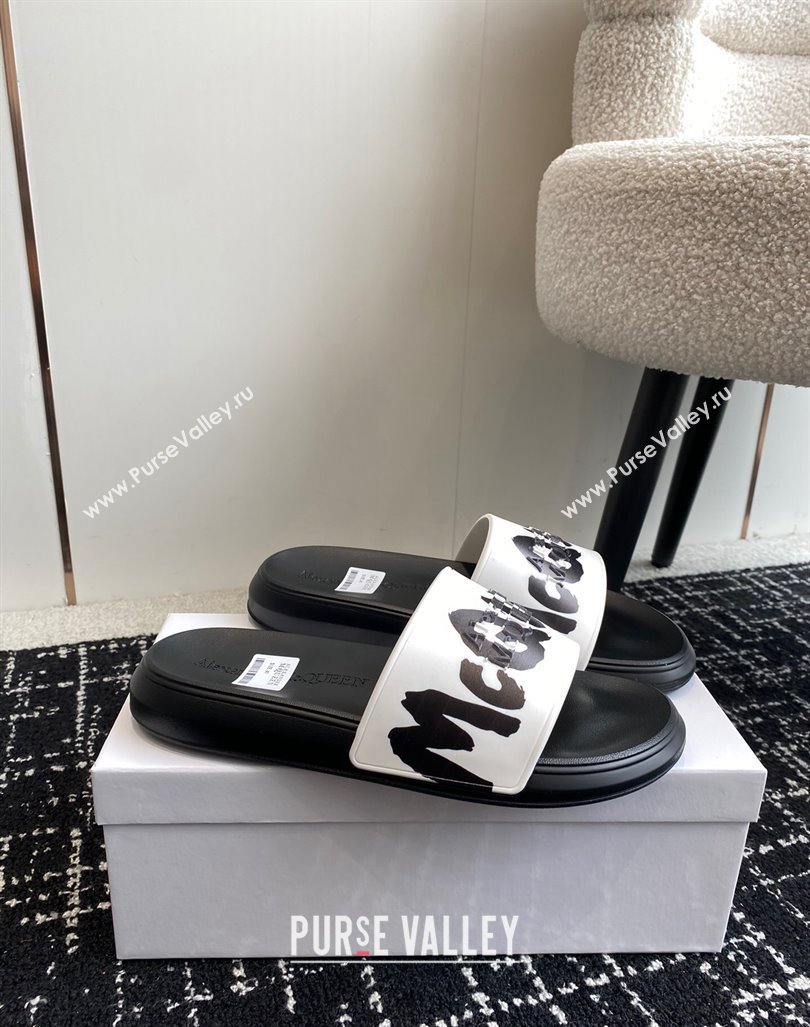 Alexander McQueen TPU Slide Sandals with Signature Print White/Black 2024 0430 (KL-240430119)