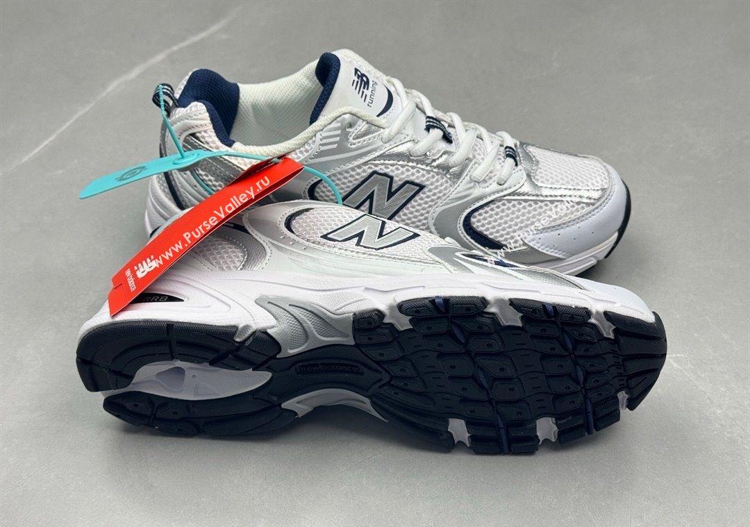 New Balance 530 Sneakers in Mesh and Leather White/Silver2 2025 0711 (13-250711019)