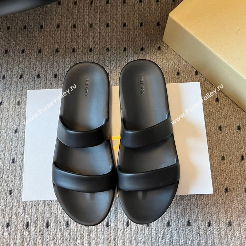 The Row Foam Sandal in Rubber Black 2025 0711 (syt-250711038)