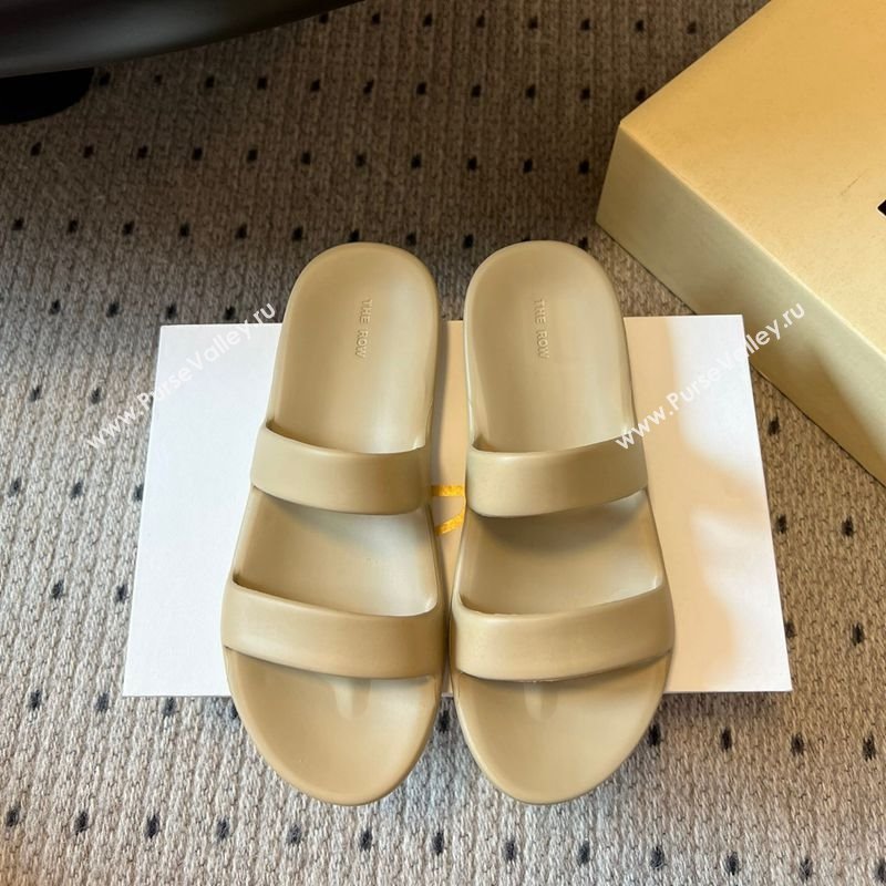 The Row Foam Sandal in Rubber Beige 2025 0711 (syt-250711039)