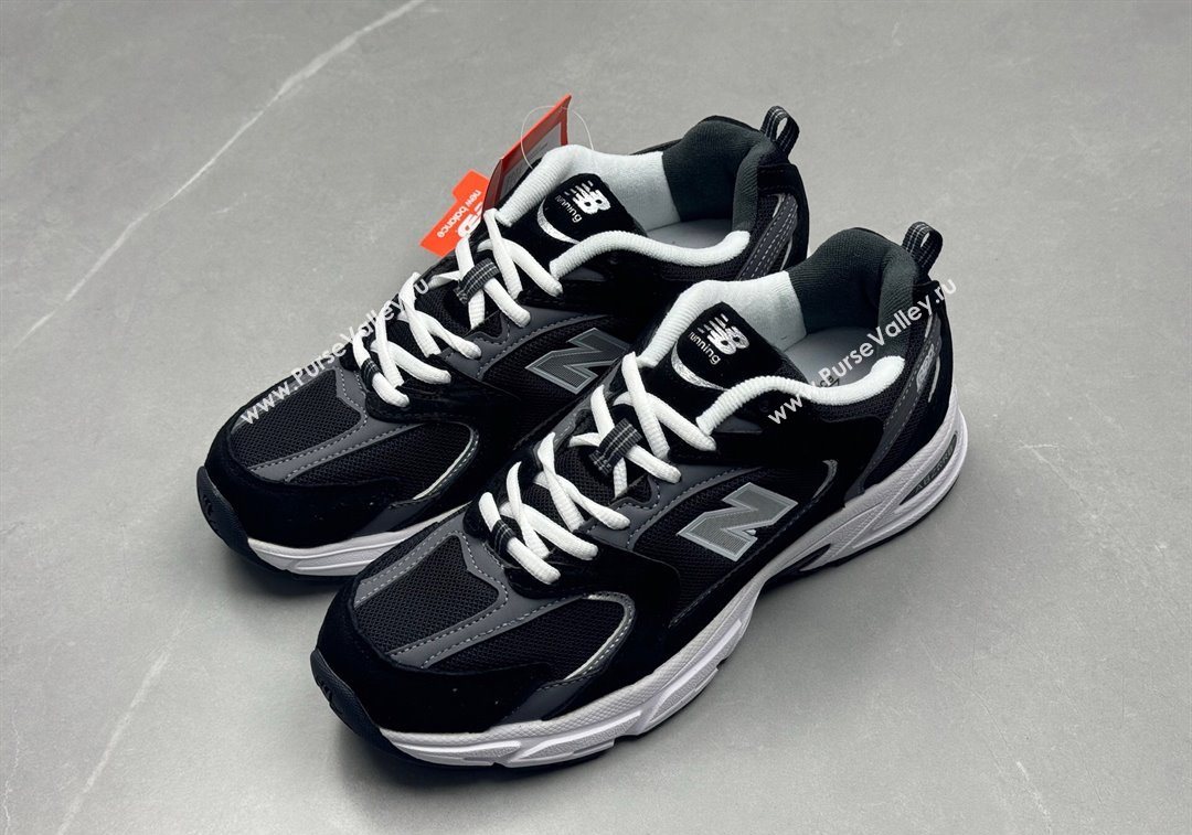New Balance 530 Sneakers in Mesh and Leather Black/White 2025 0711 (13-250711021)