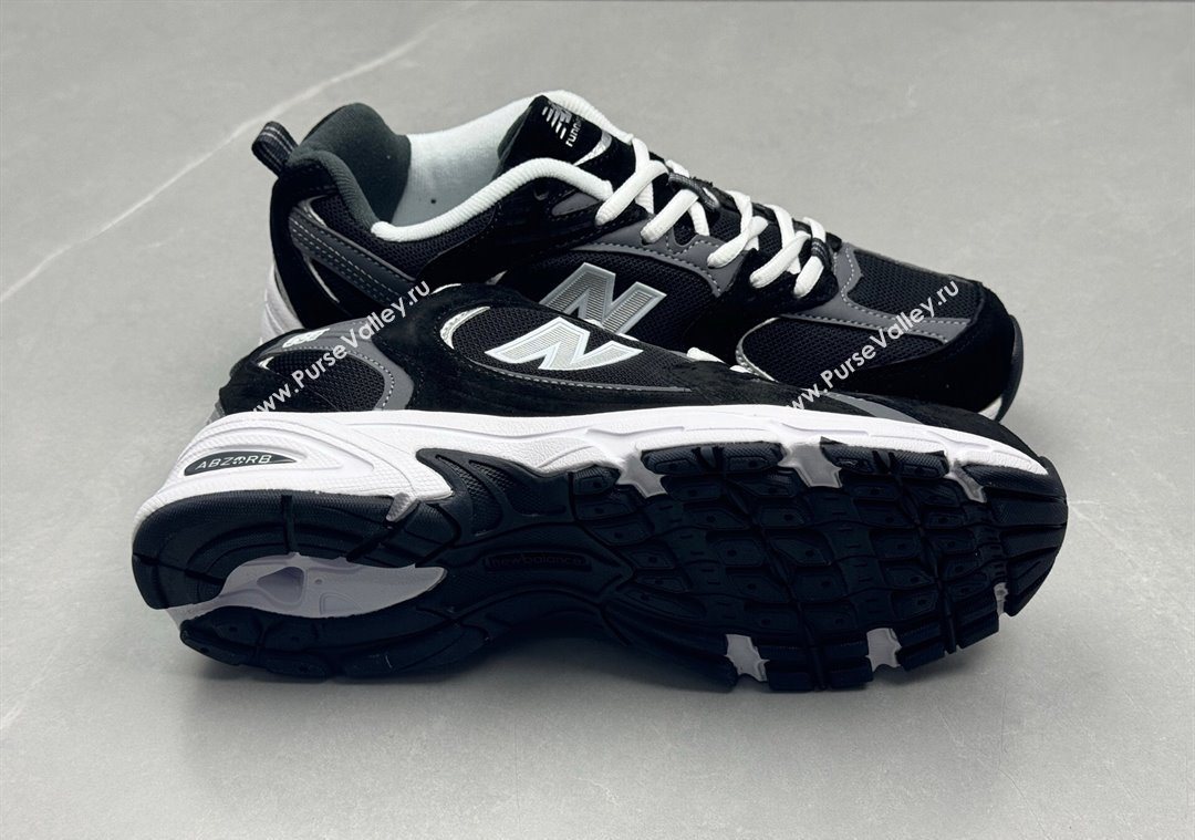 New Balance 530 Sneakers in Mesh and Leather Black/White 2025 0711 (13-250711021)