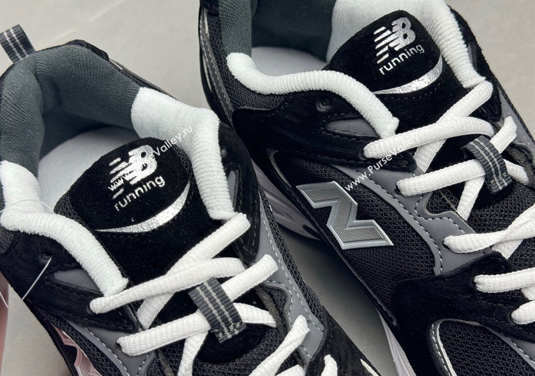 New Balance 530 Sneakers in Mesh and Leather Black/White 2025 0711 (13-250711021)