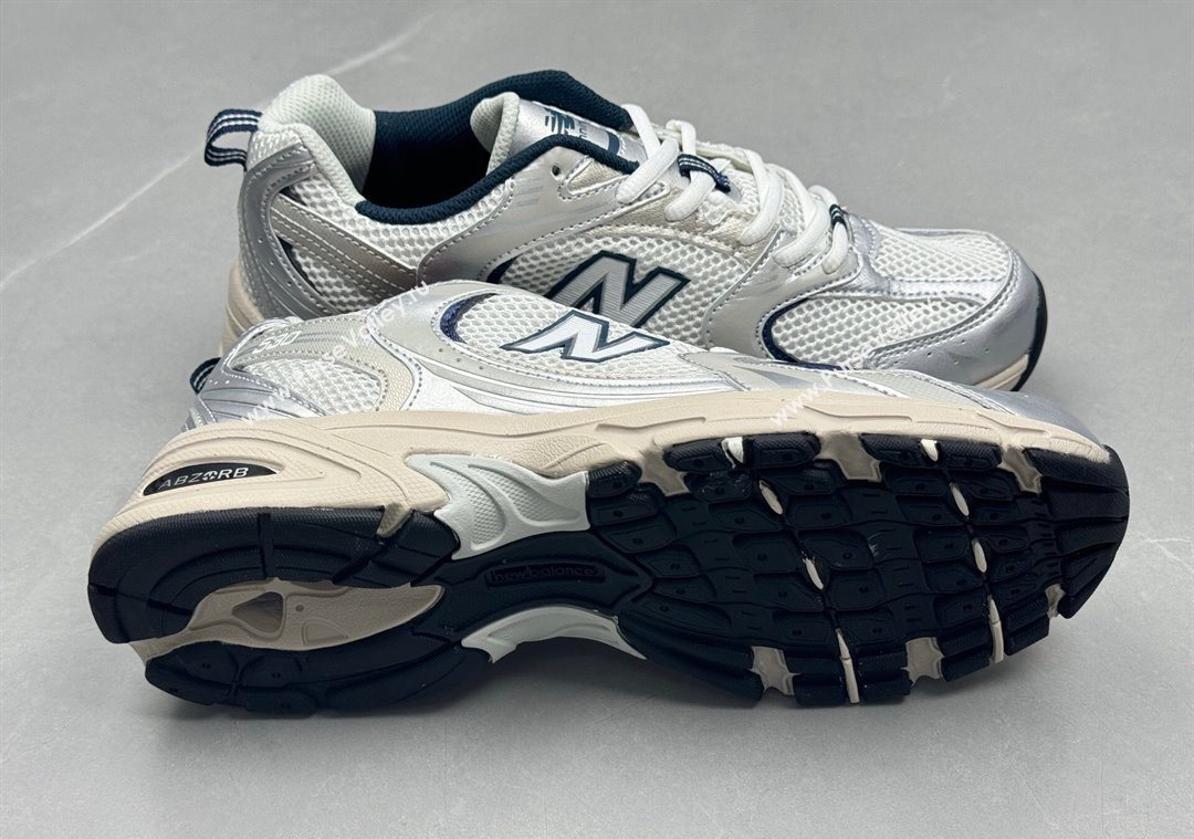 New Balance 530 Sneakers in Mesh and Leather Grey Silver 2025 0711 (13-250711018)