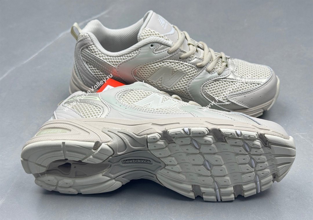 New Balance 530 Sneakers in Mesh and Leather Dusty Beige 2025 0711 (13-250711023)