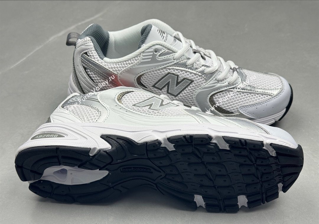 New Balance 530 Sneakers in Mesh and Leather Silver/White2 2025 0711 (13-250711024)