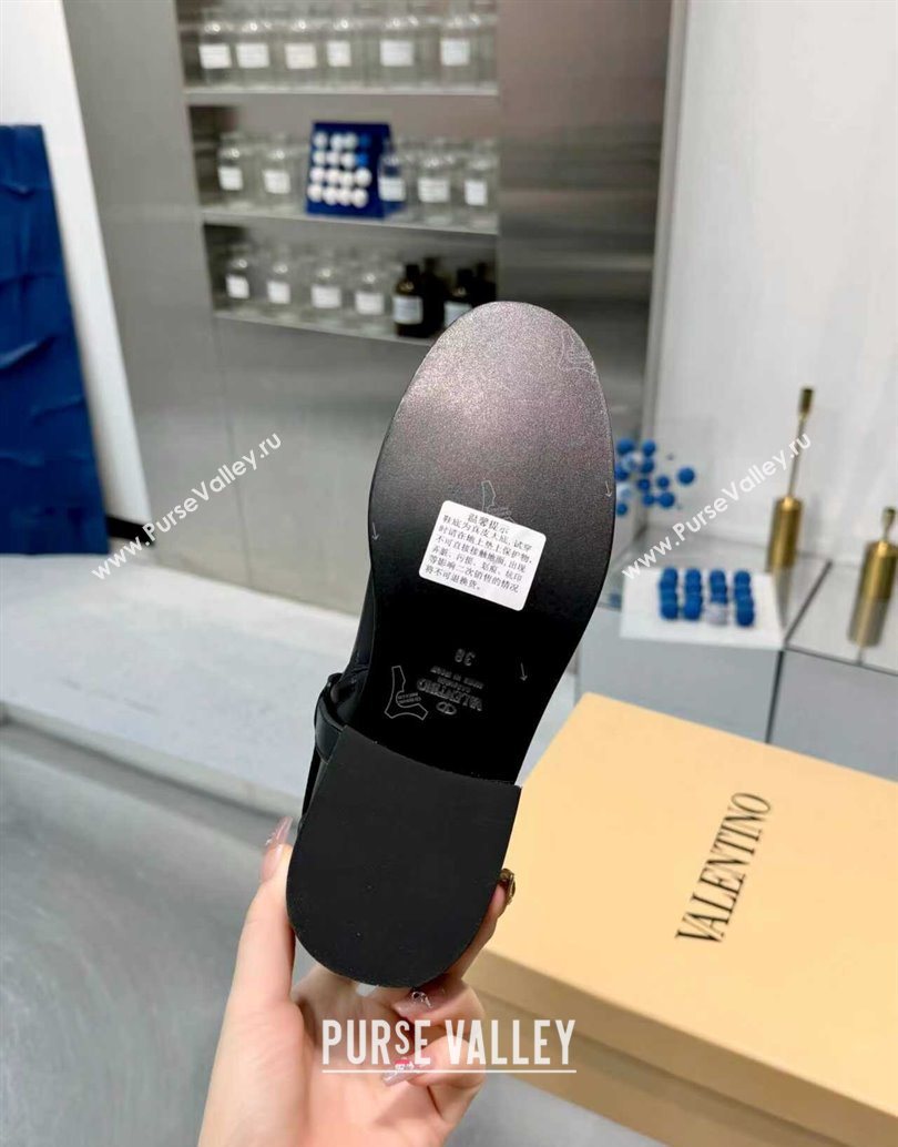 Valentino VLogo Signature Strap Flat Ankle Boots in Calfskin Leather Black 2025 1028 (XL-251104085)