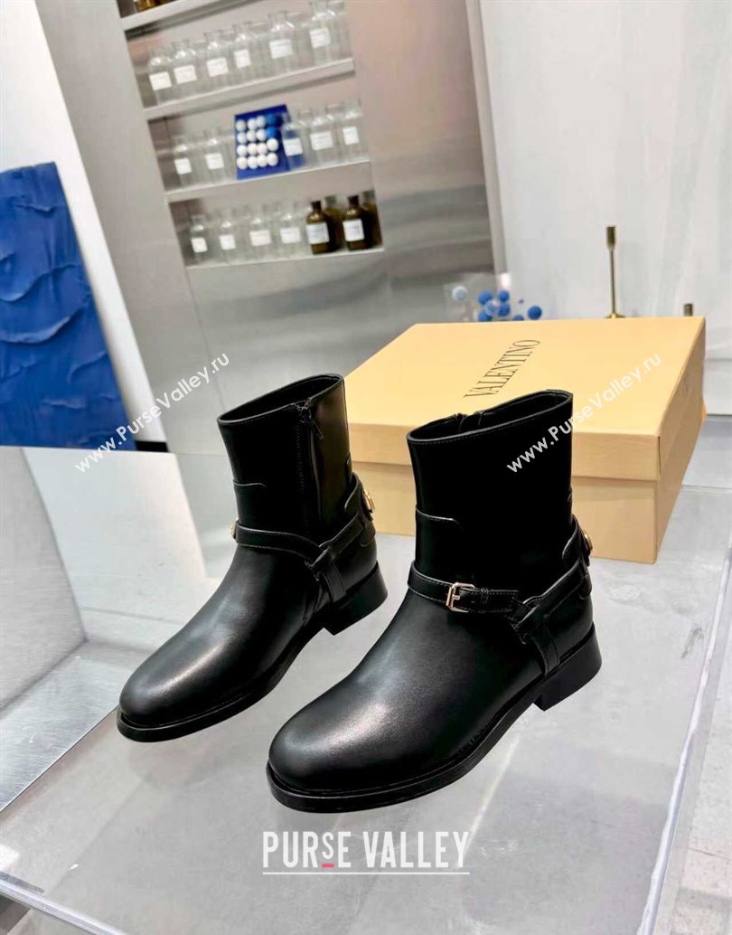 Valentino VLogo Signature Strap Flat Ankle Boots in Calfskin Leather Black 2025 1028 (XL-251104085)
