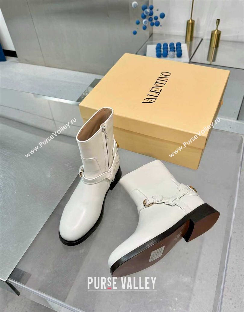 Valentino VLogo Signature Strap Flat Ankle Boots in Calfskin Leather White 2025 1028 (XL-251104088)