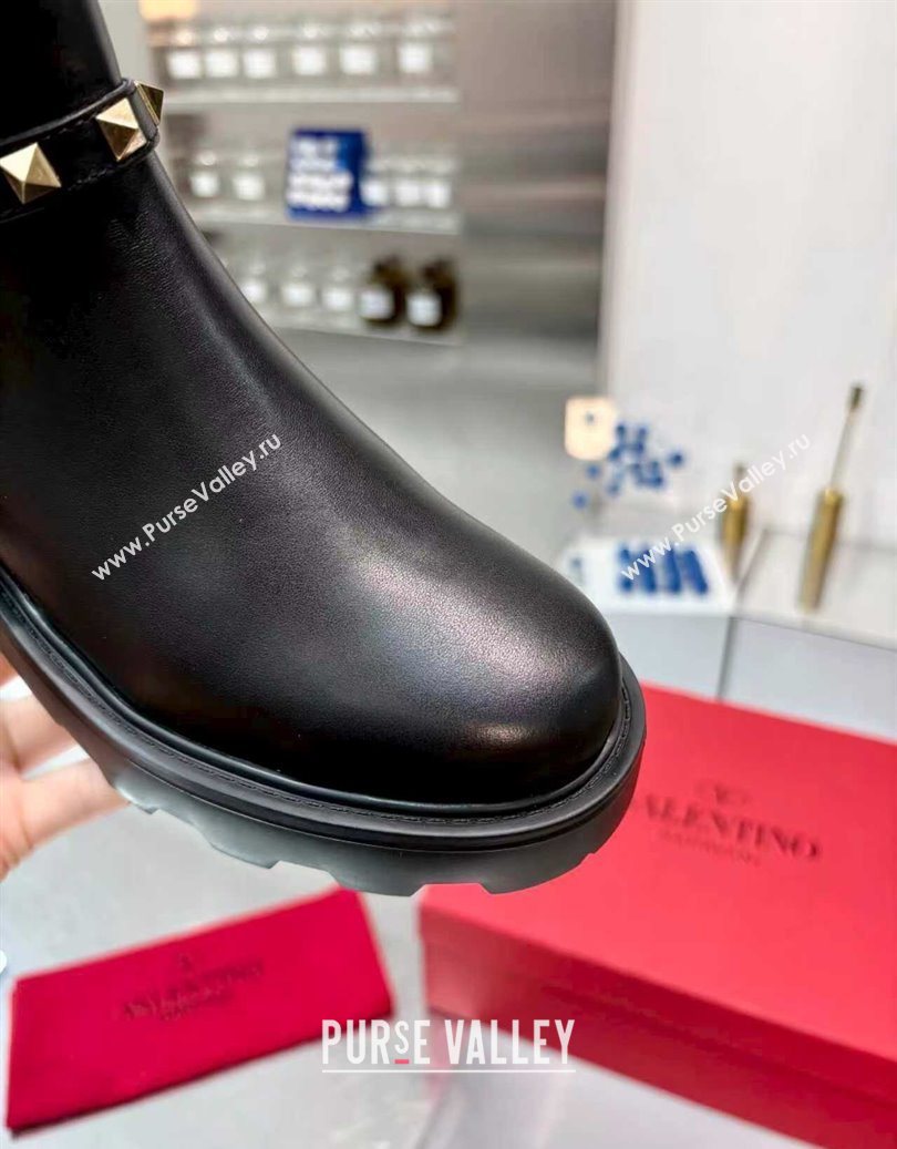 Valentino Rockstud Strap Ankle Boots 5.5cm in Calfskin Leather Black/Gold 2025 1104 (XL-251104093)