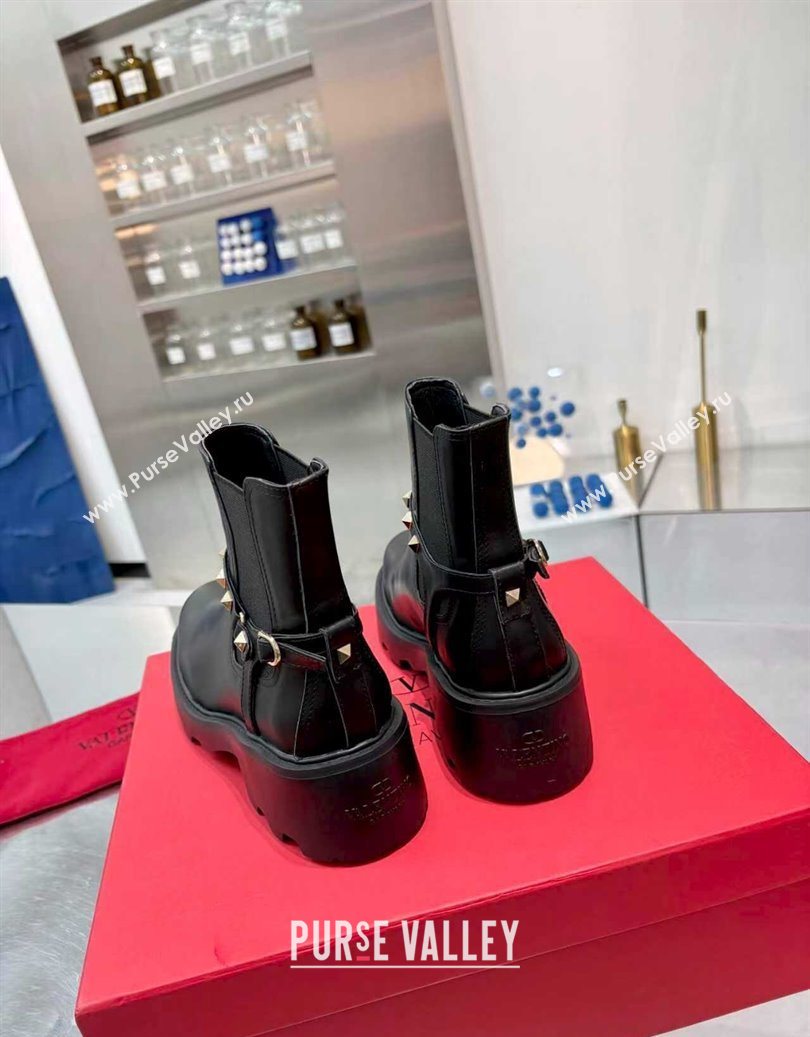 Valentino Rockstud Strap Ankle Boots 5.5cm in Calfskin Leather Black/Gold 2025 1104 (XL-251104093)