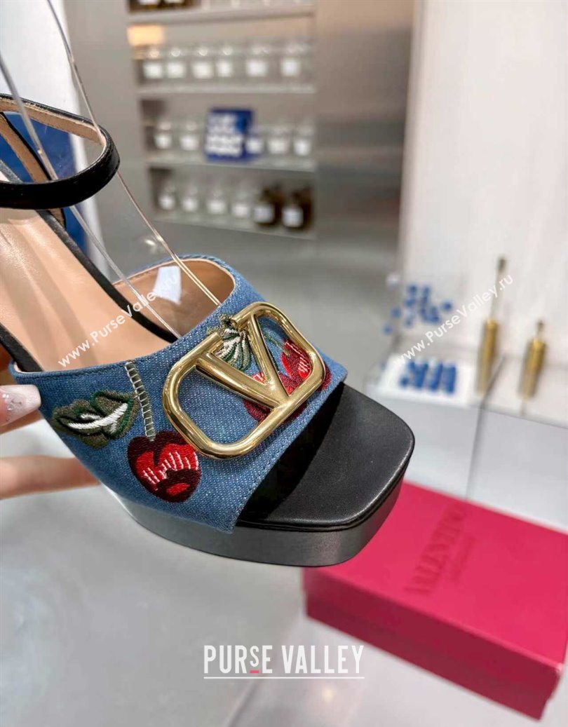 Valentino VLogo Signature Cherryfic Platform Sandals 11cm in Blue Denim and Leather Black 2025 1104 (XL-251104100)