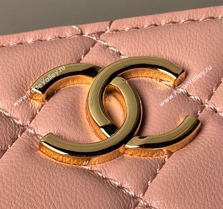 Chanel Shiny Crumpled Calfskin Clutch with Heart Chain AP3787 Light Pink 2024 (yezi-240717071)