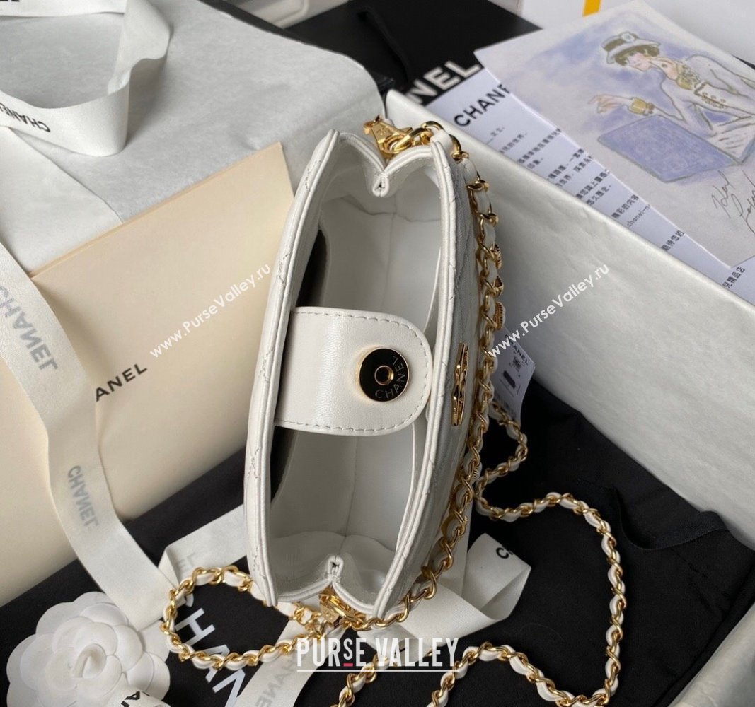 Chanel Shiny Crumpled Calfskin Clutch with Heart Chain AP3787 White 2024 (yezi-240717073)