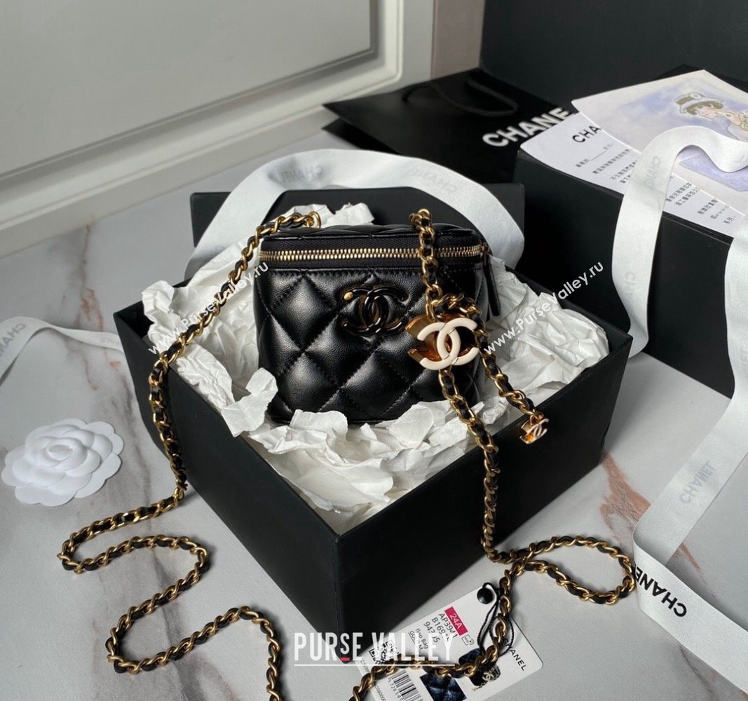 Chanel Shiny Lambskin Clutch with CC Charm Chain Black 2024 AP3941 (yezi-240717088)