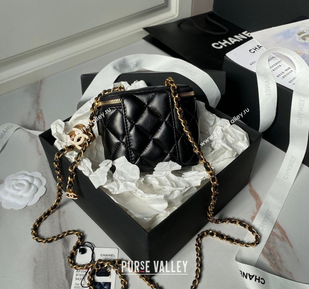 Chanel Shiny Lambskin Clutch with CC Charm Chain Black 2024 AP3941 (yezi-240717088)