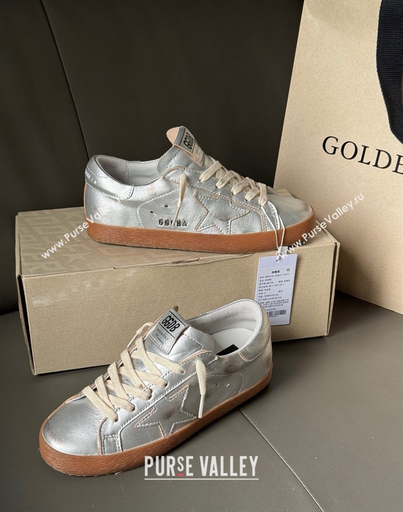 Golden Goose Super-Star Sneakers in silver metallic leather with leather star and heel tab 2025 0429 (MD-250429044)