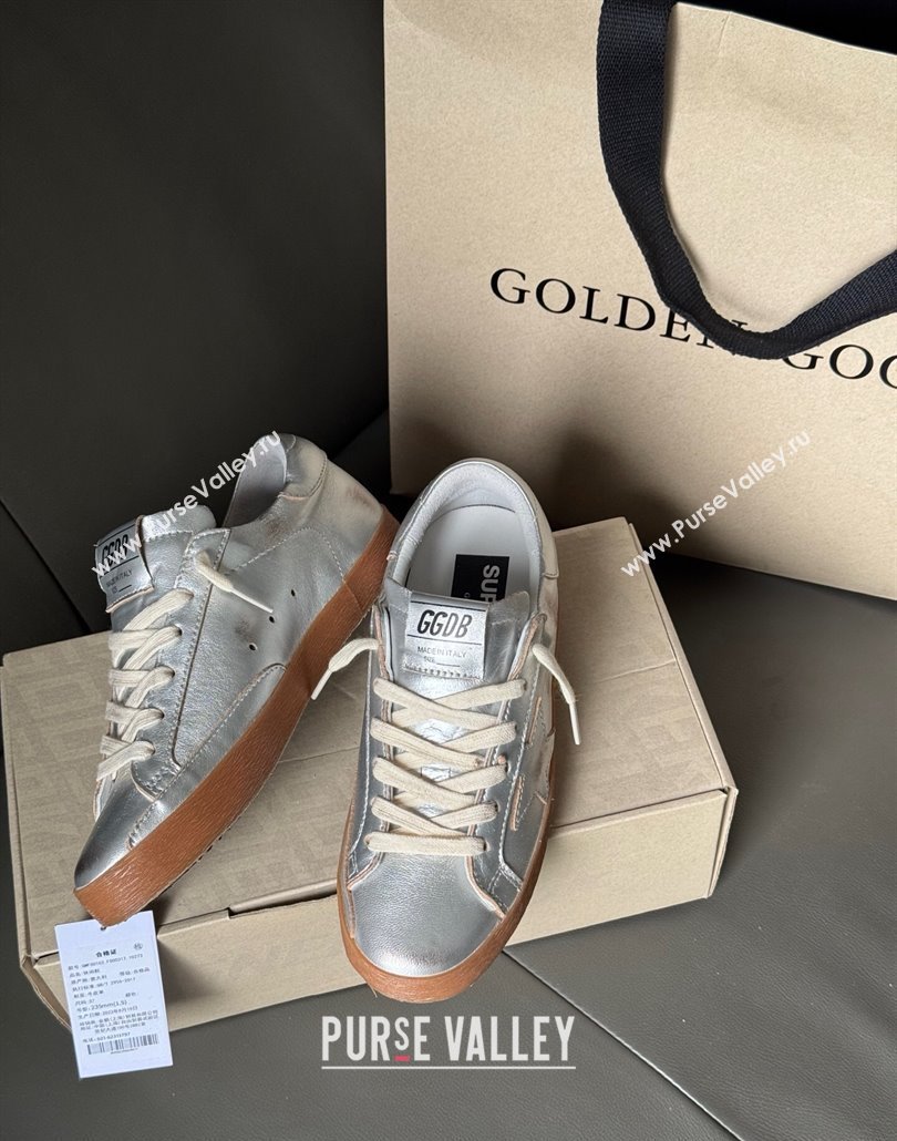 Golden Goose Super-Star Sneakers in silver metallic leather with leather star and heel tab 2025 0429 (MD-250429044)