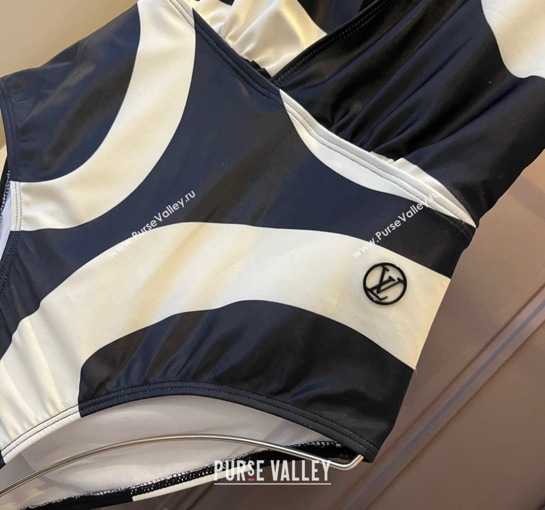Louis Vuitton Swimwear White/Black 2024 CH04011624 (WM-240401054)