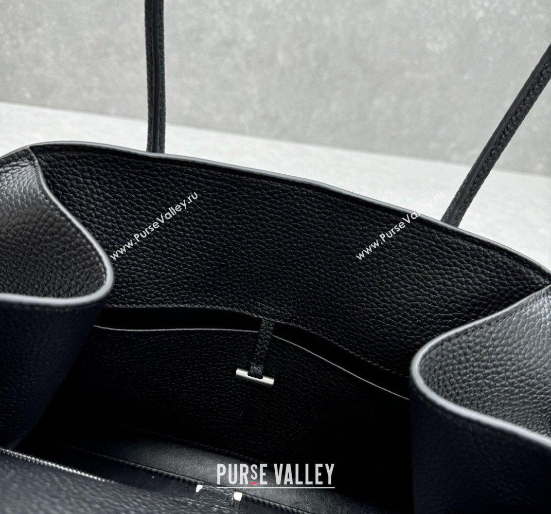 The Row Margaux EW Shoulder 12 Bag in Grained Leather Black 2025 1797 (ningm-250408062)