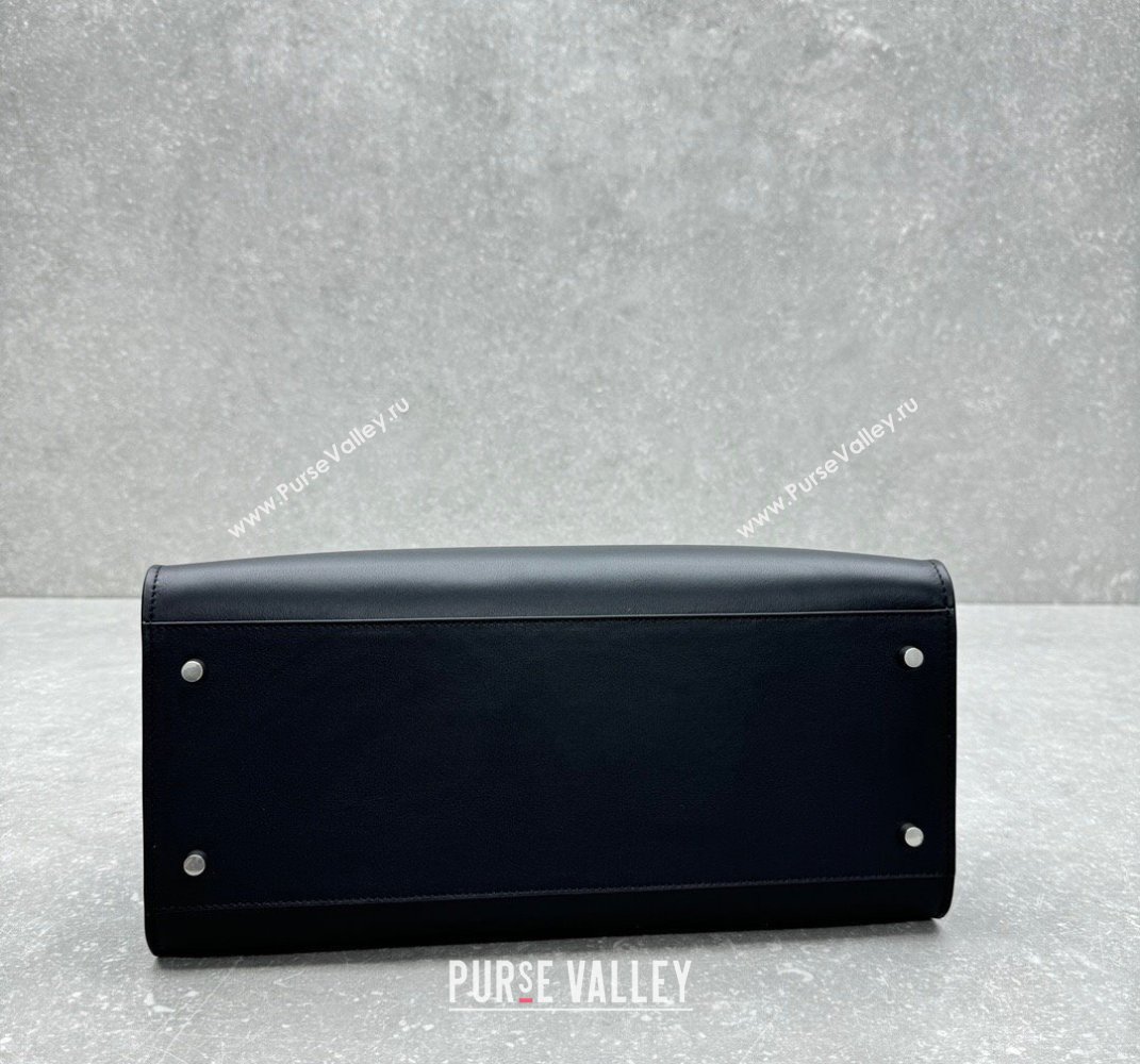 The Row Margaux EW Shoulder 12 Bag in Smooth Leather Black 2025 1797 (ningm-250408061)