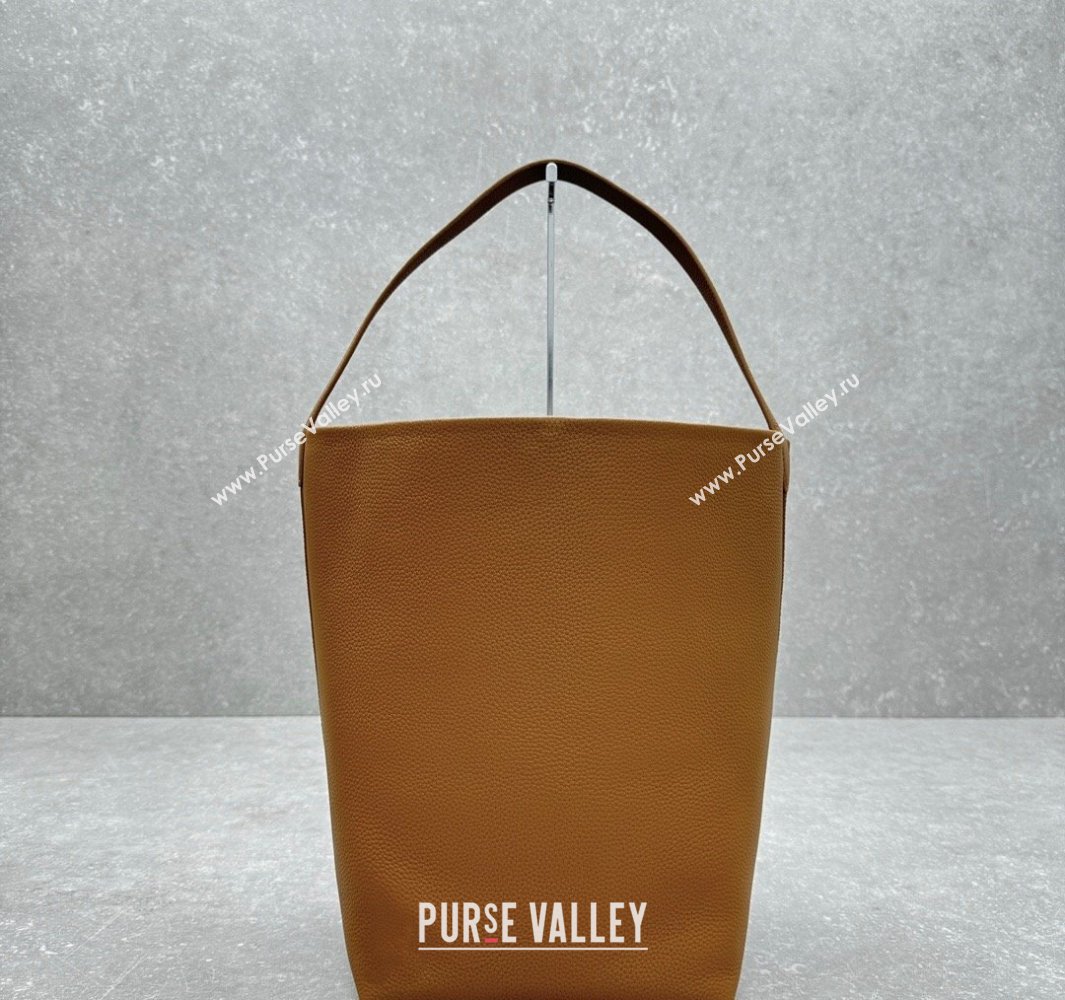 The Row Large N/S Park Tote Bag in Grained Leather Brown 2025 1822 (ningm-250520103)