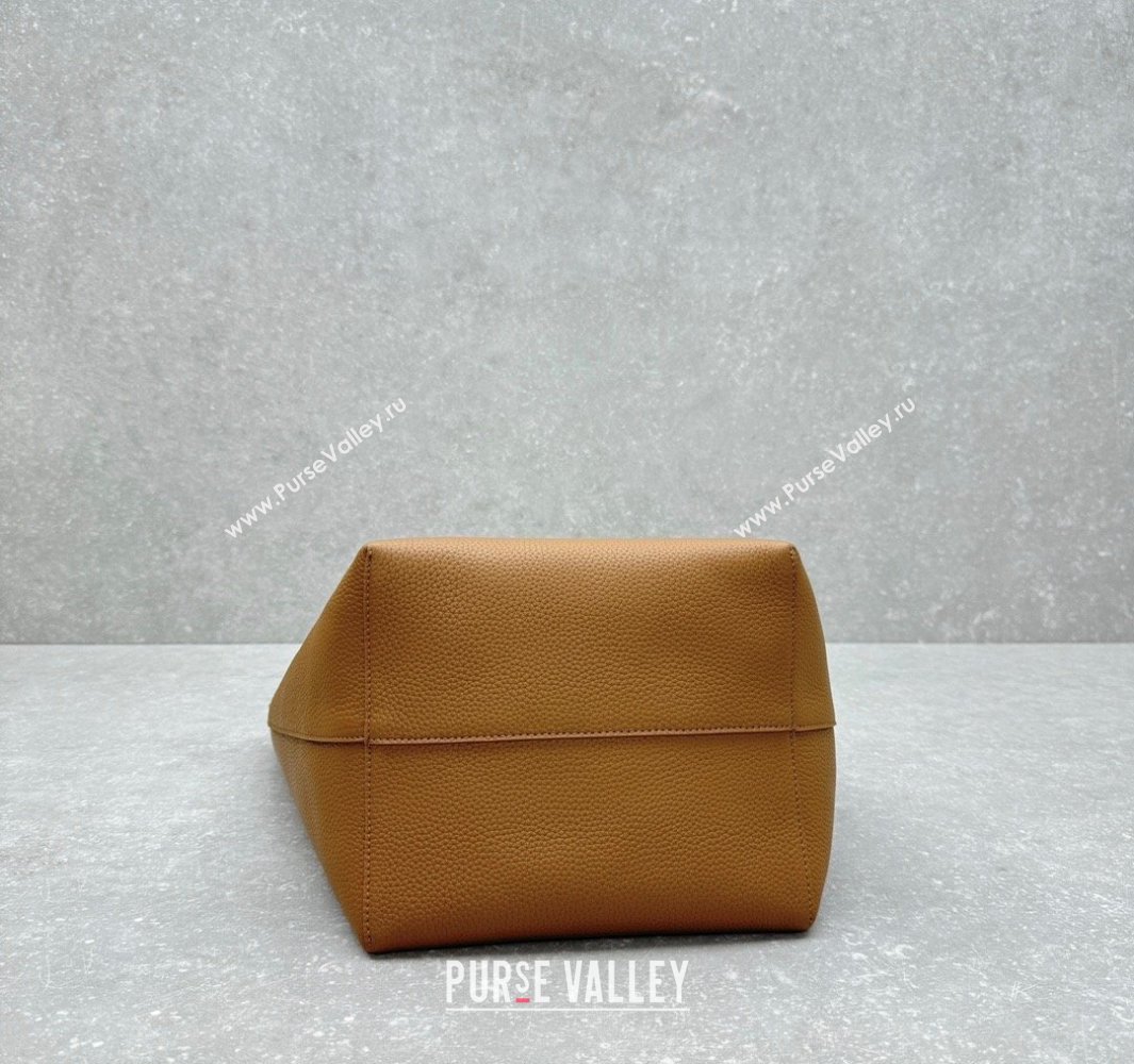 The Row Large N/S Park Tote Bag in Grained Leather Brown 2025 1822 (ningm-250520103)