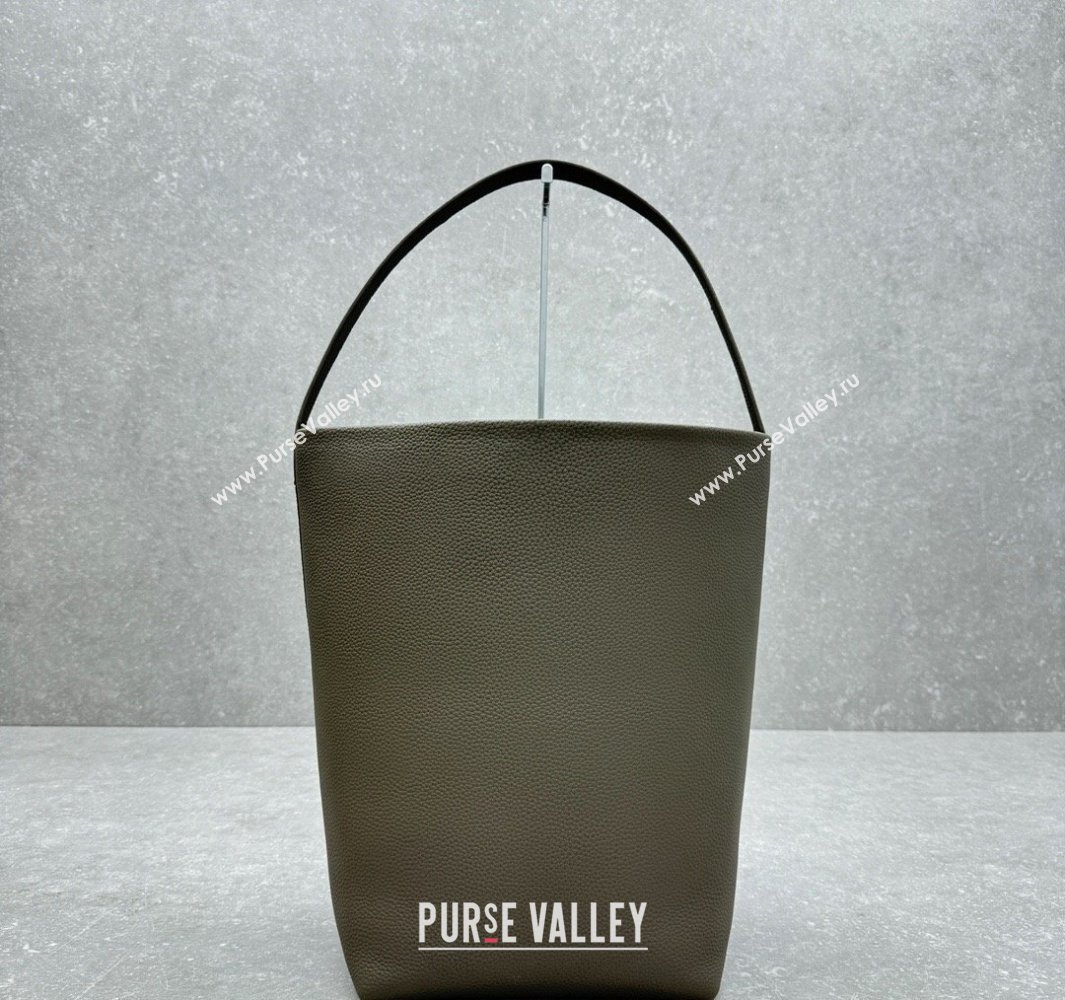 The Row Large N/S Park Tote Bag in Grained Leather Grey 2025 1822 (ningm-250520104)