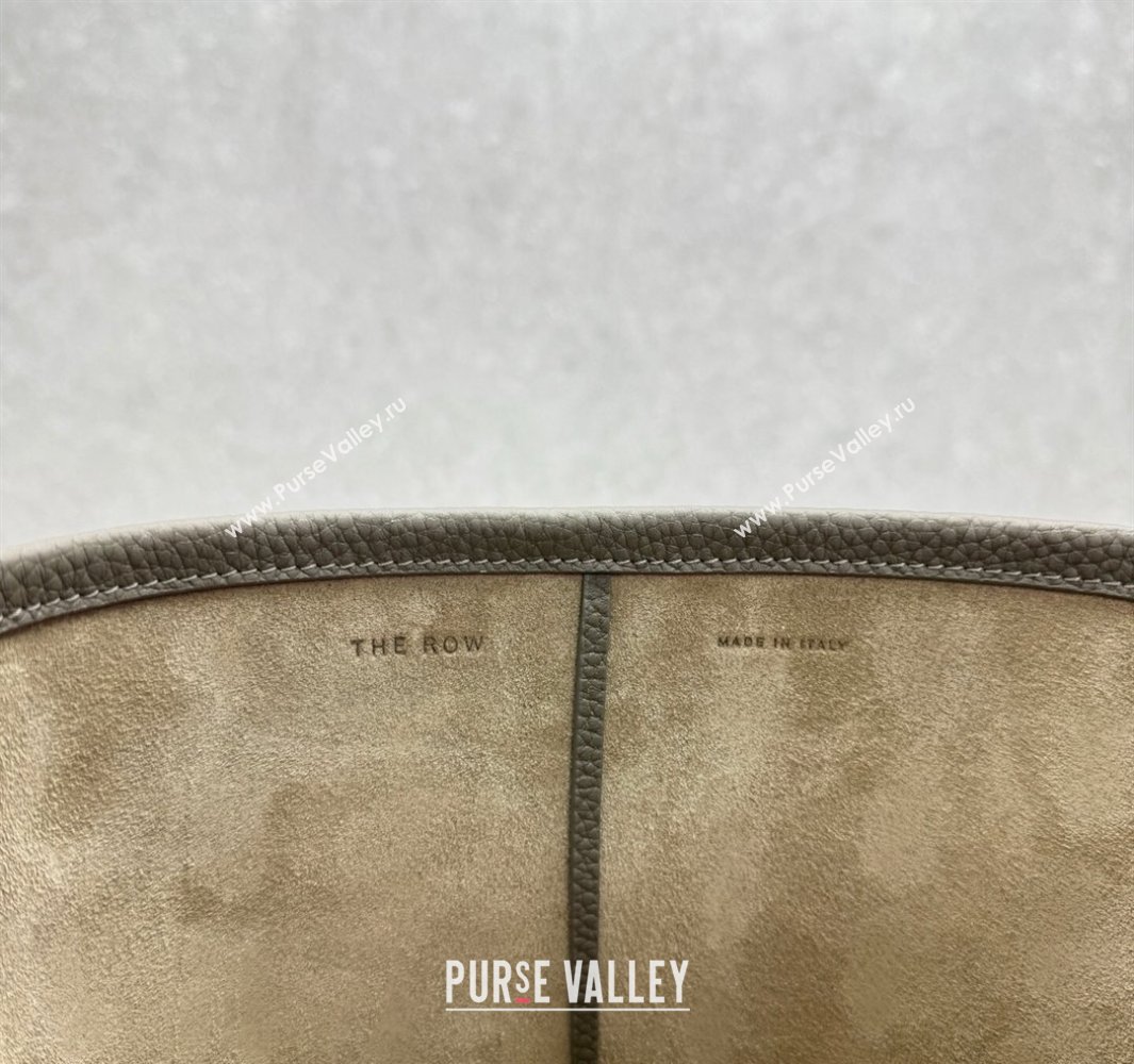 The Row Medium N/S Park Tote Bag in Grained Leather Grey 2025 1822 (ningm-250520105)