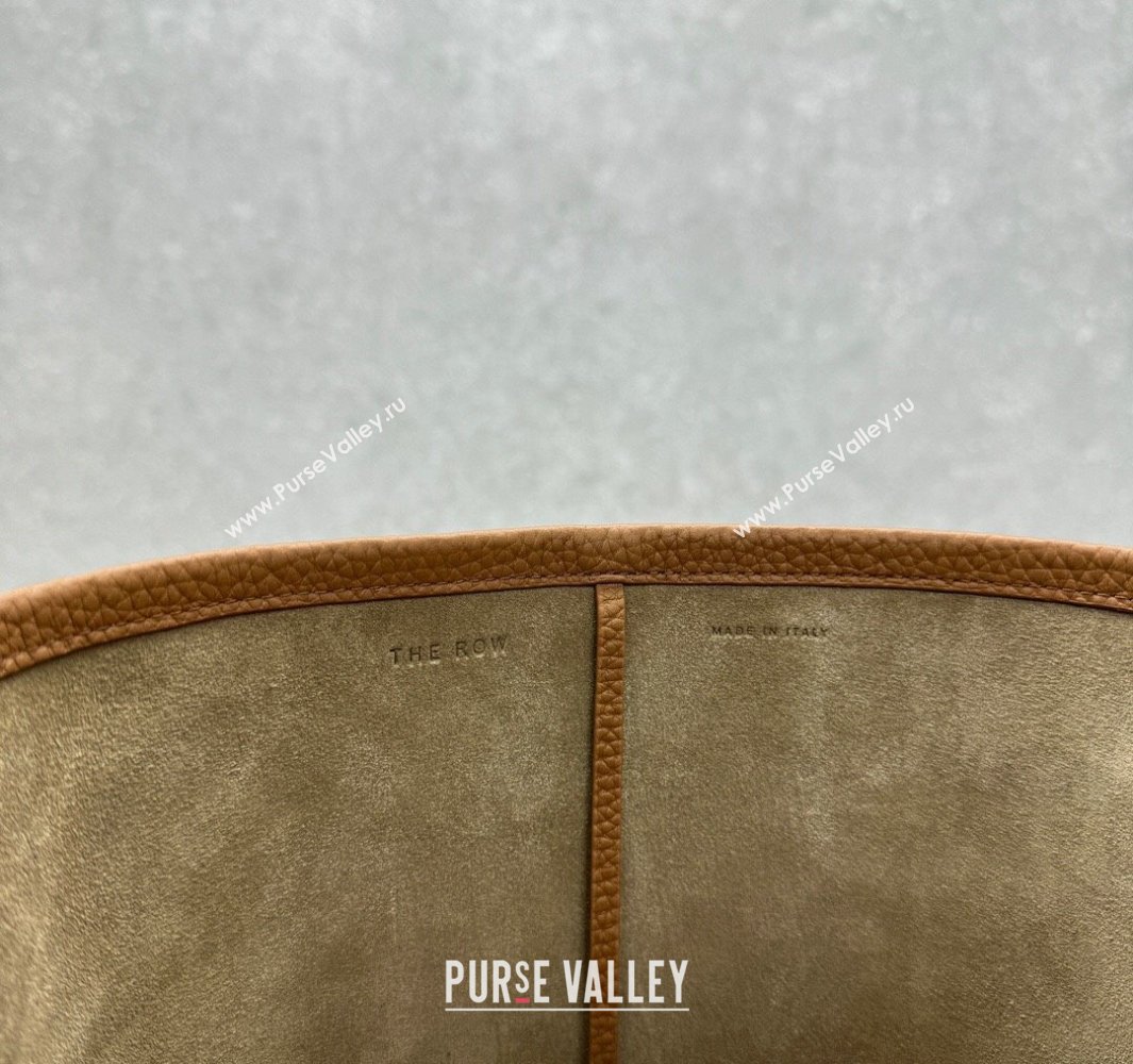 The Row Medium N/S Park Tote Bag in Grained Leather Brown 2025 1822 (ningm-250520107)