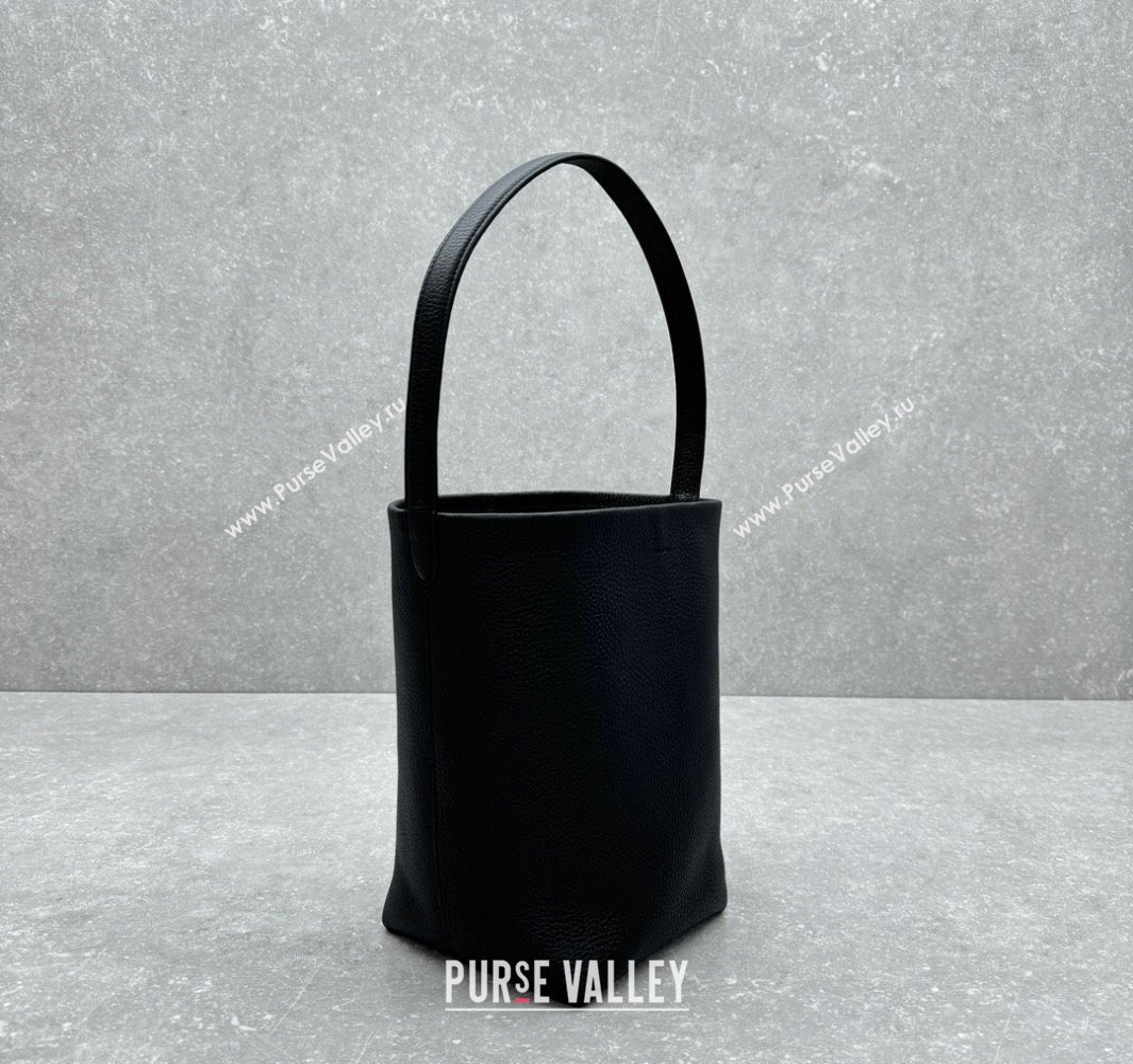 The Row Medium N/S Park Tote Bag in Grained Leather Black 2025 1822 (ningm-250520108)