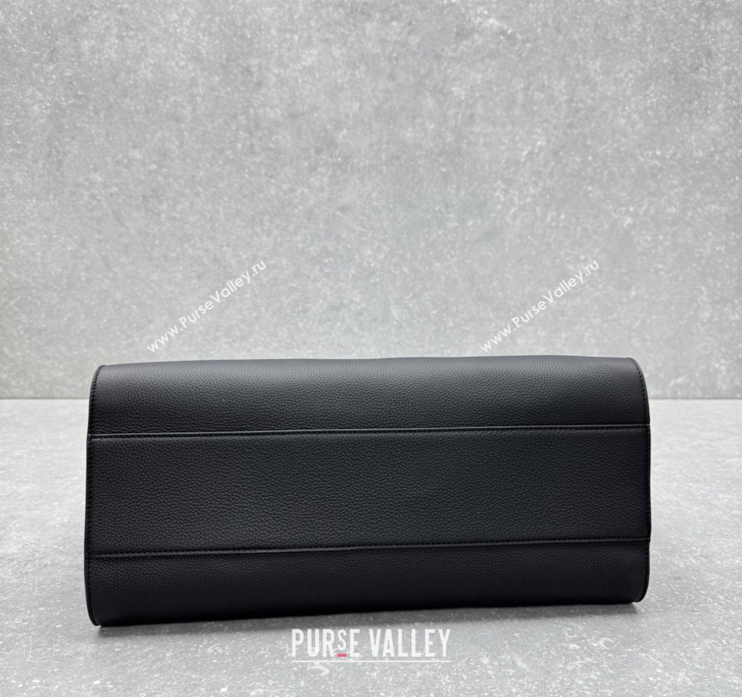 The Row Marlo 17 Softly Structured Tote Bag in Grained Leather Black 2025 1895 (ningm-250520099)