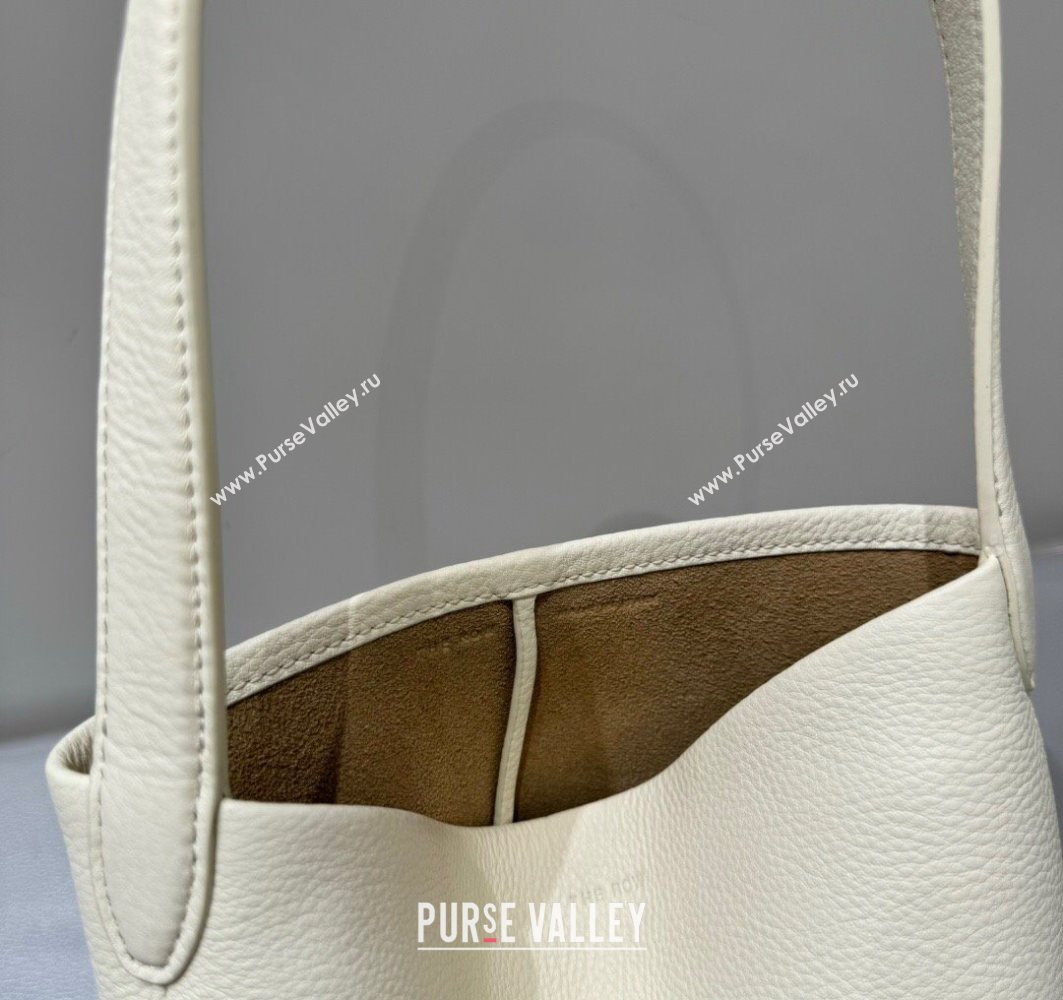 The Row Small N/S Park Tote Bag in Grained Leather White 2025 0802 (YY-250802058)