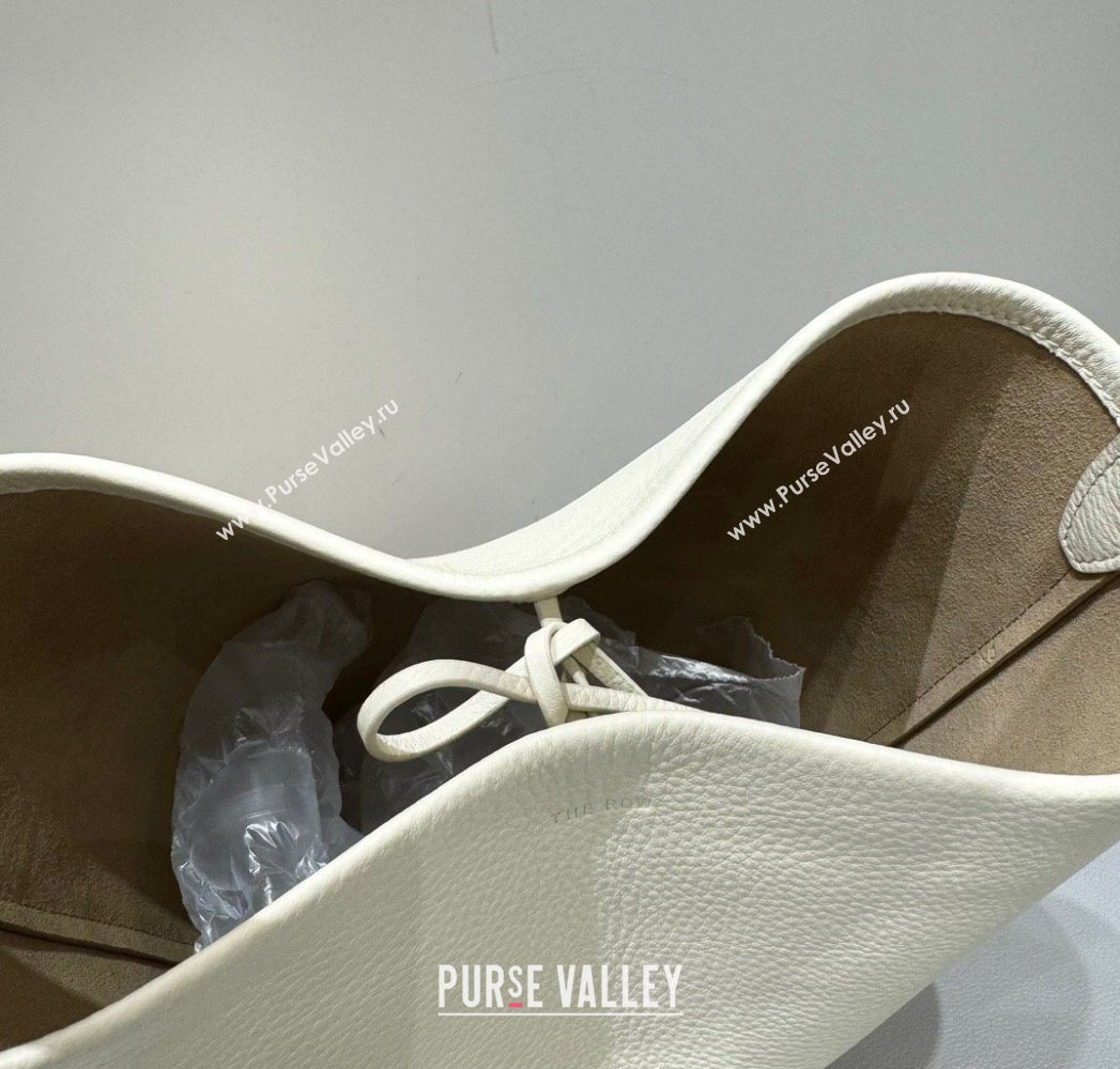 The Row Medium N/S Park Tote Bag in Grained Leather White 2025 0802 (YY-250802057)