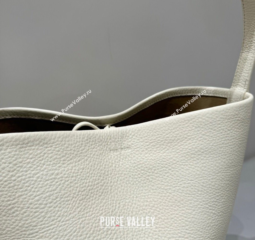 The Row Medium N/S Park Tote Bag in Grained Leather White 2025 0802 (YY-250802057)
