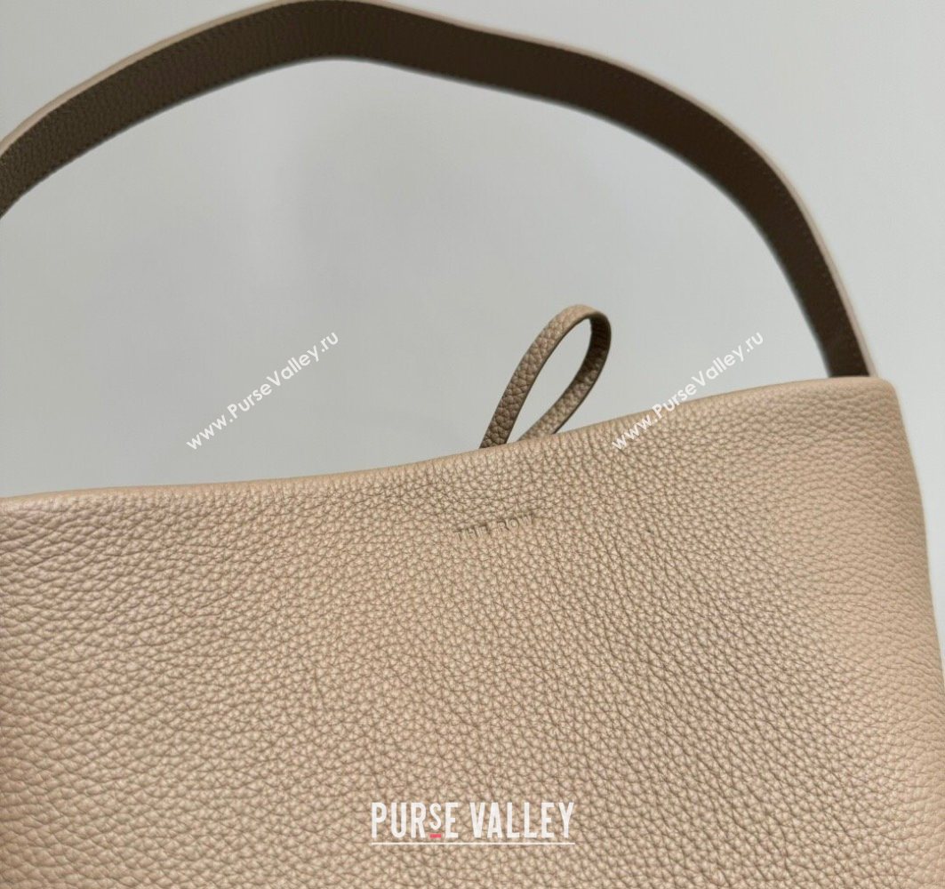 The Row Small N/S Park Tote Bag in Grained Leather Beige 2025 0802 (YY-250802060)